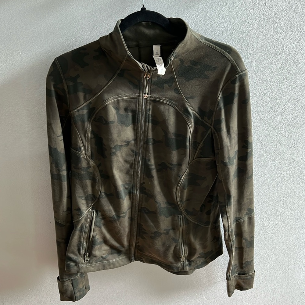 Lululemon Camo size 12 zip up. (Don’t know the name of this one) EUC